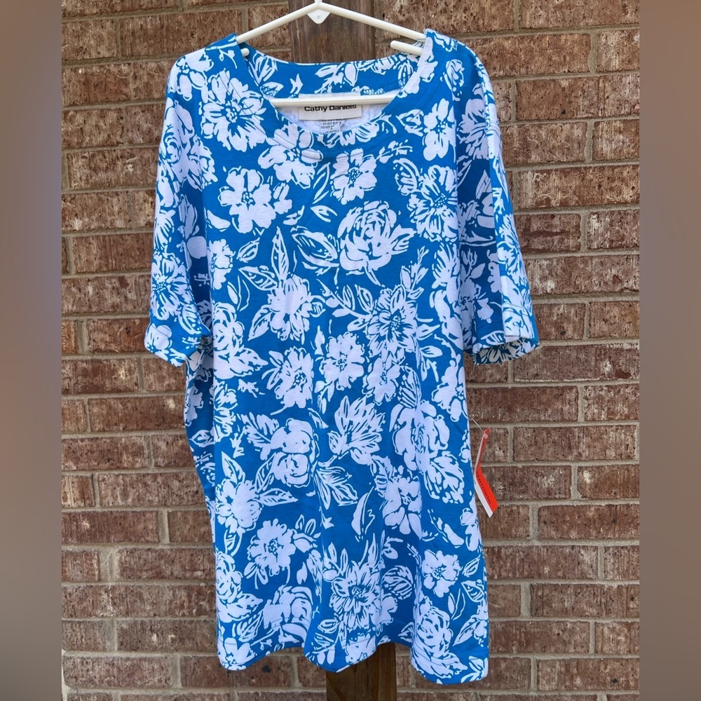 Cathy Daniels top‎